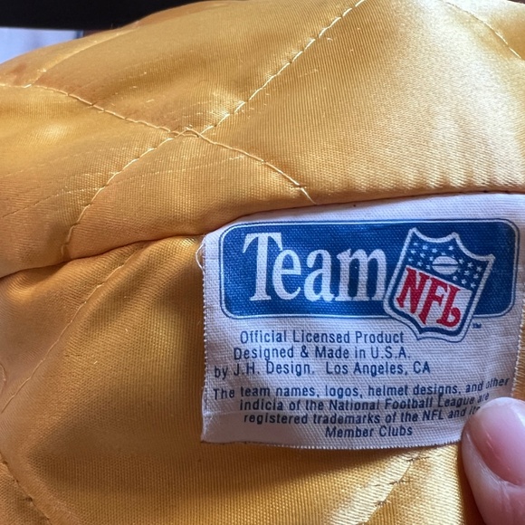 Green Bay Packers Bomber Jacket with leather sleeves, shoulders, trim. - Picture 8 of 10